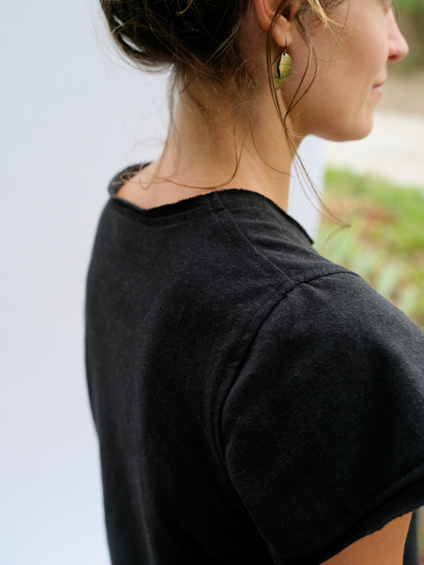 Close view of the Truth-T back neckline and shoulder detail